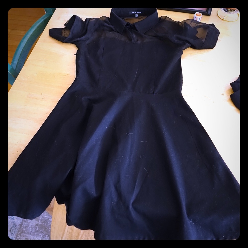 Short black dress with collar. Size small